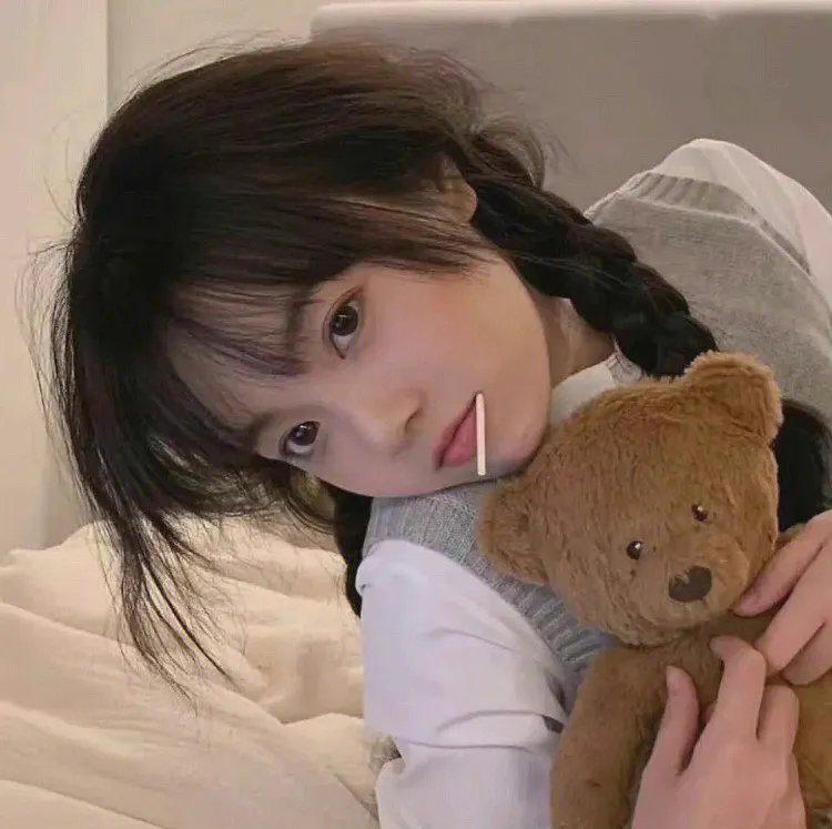 穿盔甲的少女
